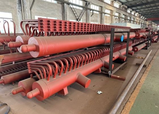 औद्योगिक अनुप्रयोगों में गर्म पानी के उत्पादन के लिए 23000 मिमी लंबाई भाप हेडर टैंक